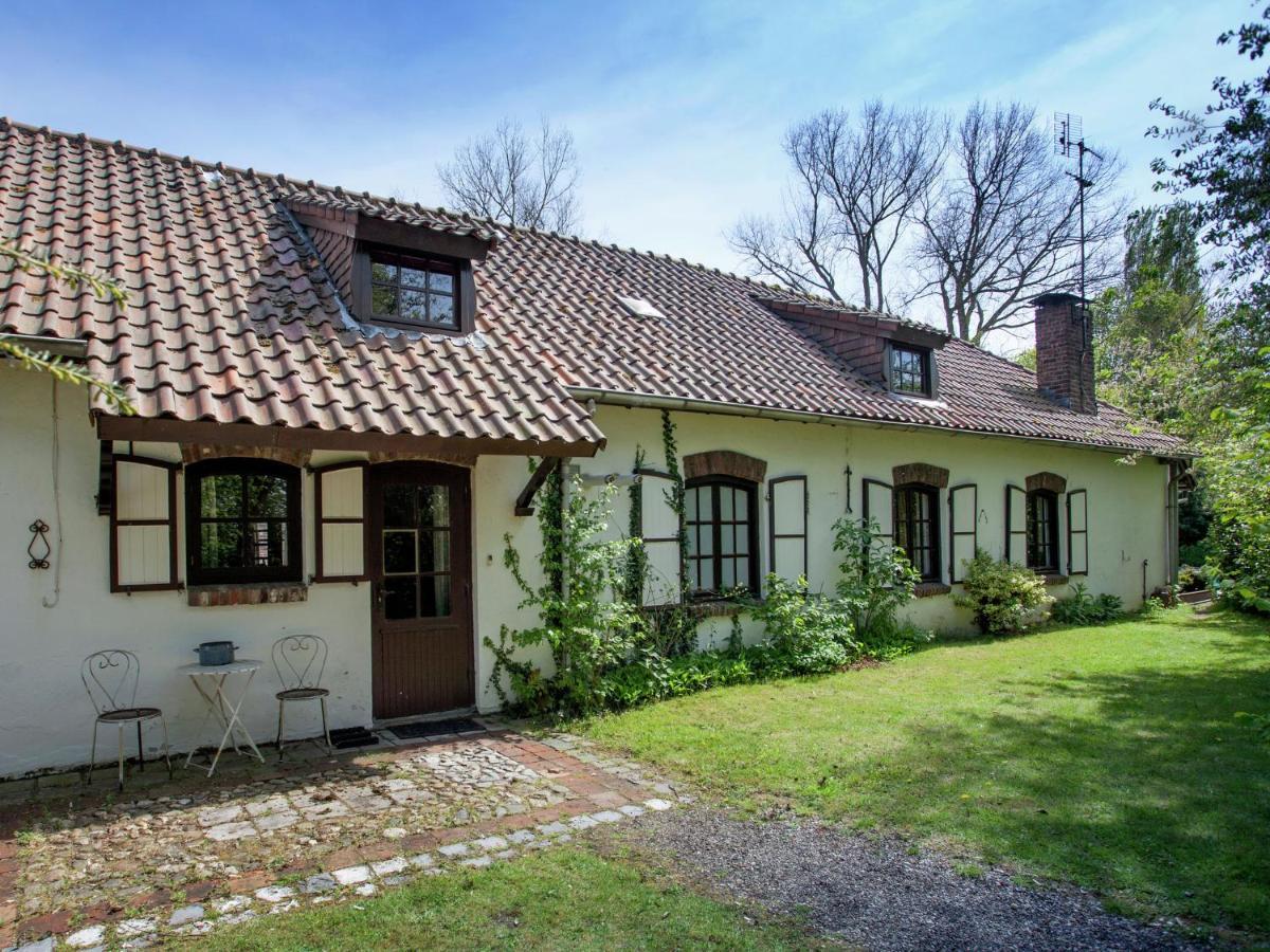 Magnificent Farmhouse In Sint Joost Exterior photo