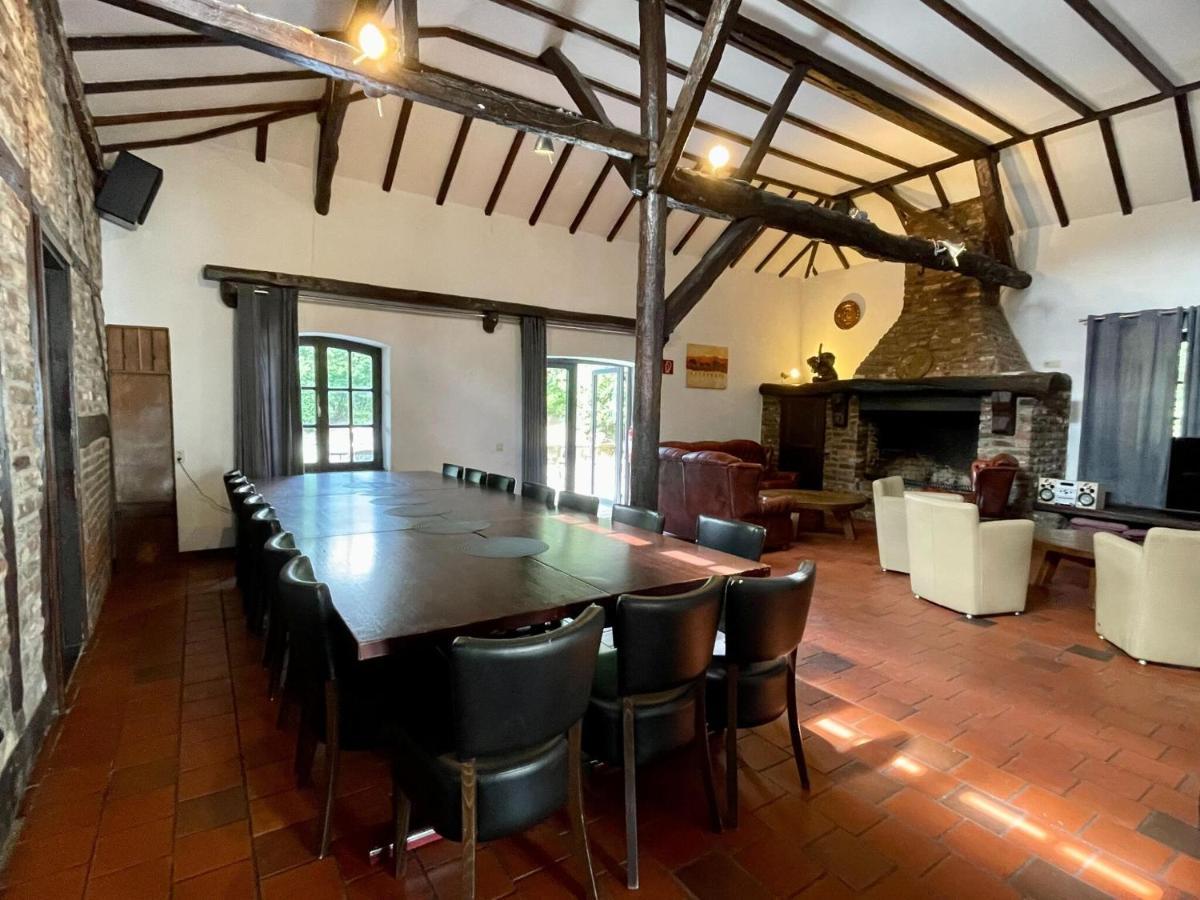 Magnificent Farmhouse In Sint Joost Exterior photo