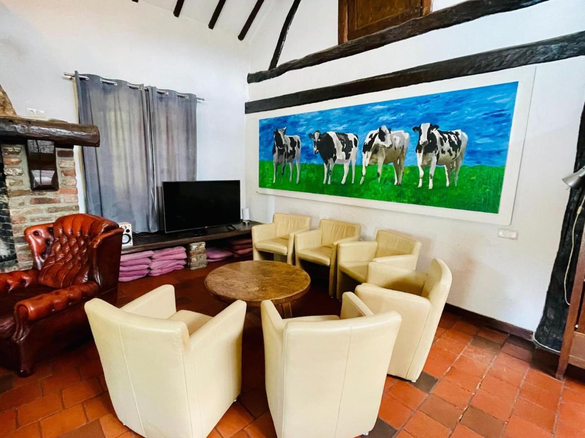 Magnificent Farmhouse In Sint Joost Exterior photo